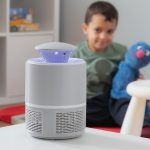 Lampă anti-țânțari prin aspirare