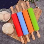 Sucitor rotativ din silicon cu manere de lemn, 38cm 4 Sucitor rotativ din silicon cu manere de lemn, 38cm