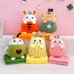 Paturica pufoasa cu jucarie de plus multifunctionala, Model Ananas, Galben 2 Paturica pufoasa cu jucarie de plus multifunctionala, Model Ananas, Galben