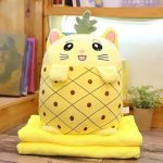 Paturica pufoasa cu jucarie de plus multifunctionala, Model Ananas, Galben 5 Paturica pufoasa cu jucarie de plus multifunctionala, Model Ananas, Galben