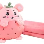 Paturica pufoasa cu jucarie de plus multifunctionala, Model Capsuna, Roz , 170cmx100cm