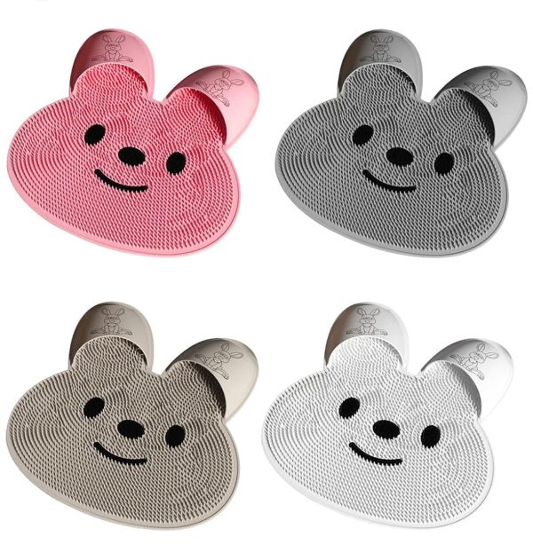 WhatsApp Image 2024-02-29 at 11.08.54 Covoras din silicon pentru curatare, exfolierea si masajul picioarelor, al spatelui si al bratelor, antiderapant cu ventuze perfect pentru baie