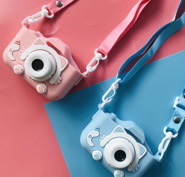 cam15 Camera foto digitala pentru copii, functie foto/video, 12MP, 5 Jocuri Incluse, Slot Card MicroSD Max. 32GB Roz