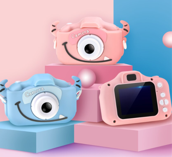 cam4 Camera foto digitala pentru copii, functie foto/video, 12MP, 5 Jocuri Incluse, Slot Card MicroSD Max. 32GB Roz