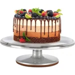 Platou cu picior rotativ pentru decorat tort, aluminium, diametru 30 cm si picior antiaderent 3 Platou cu picior rotativ pentru decorat tort, aluminium, diametru 30 cm si picior antiaderent